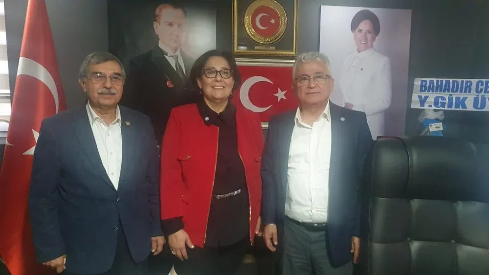 ÇULHAOĞLU SİYASETE SON VERDİĞİNİ AÇIKLADI