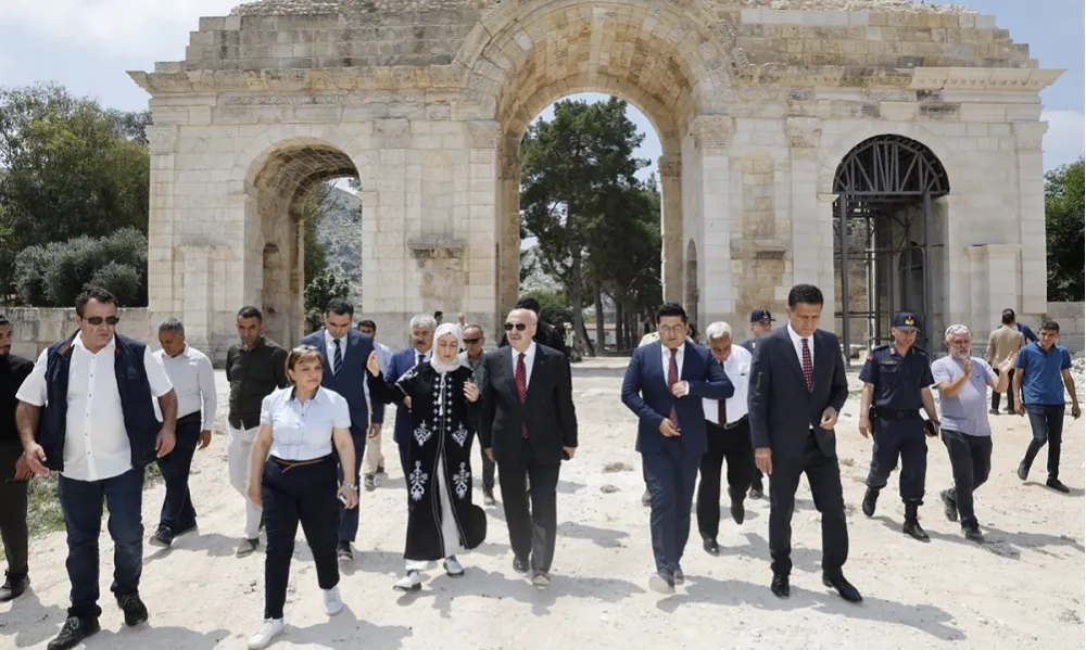 ANAVARZA ANTİK KENTİ UNESCO DÜNYA MİRASININ GEÇİCİ LİSTESİ’NDE