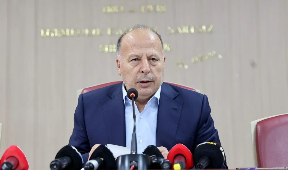 DEMİRÇALI BORÇ LİSTESİNİ BELEDİYEYE ASTI