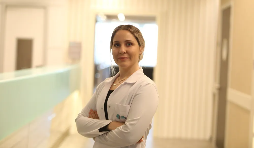 ‘REZİL OLACAĞIM’ DÜŞÜNCESİ SOSYAL ANKSİYETEYİ TETİKLİYOR