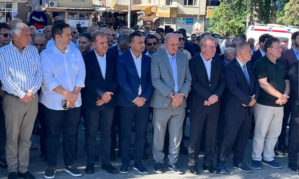 CHP’Lİ BAŞKANLAR CENAZEDE