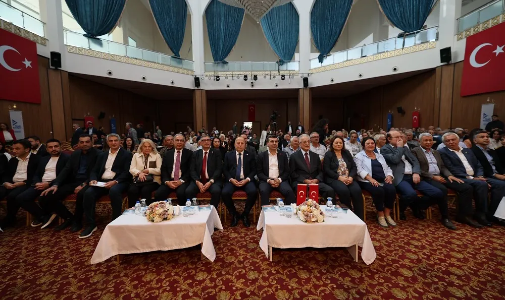 YÜREĞİR’DE ‘KONUT HAKKI VE DÖNÜŞÜM’ PANELİ