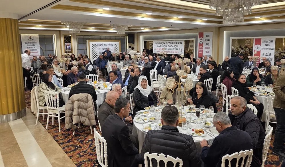 İNSAN HAKLARI DERNEĞİNİN DAYANIŞMA YEMEĞİ