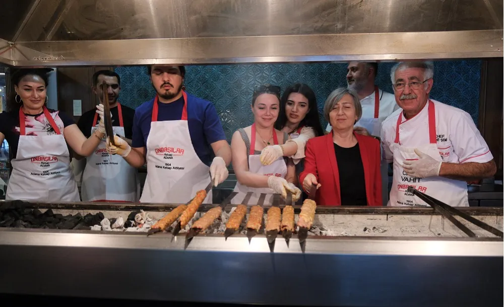 AZERİLER ADANA’DA KEBAP ATÖLYESİNDE