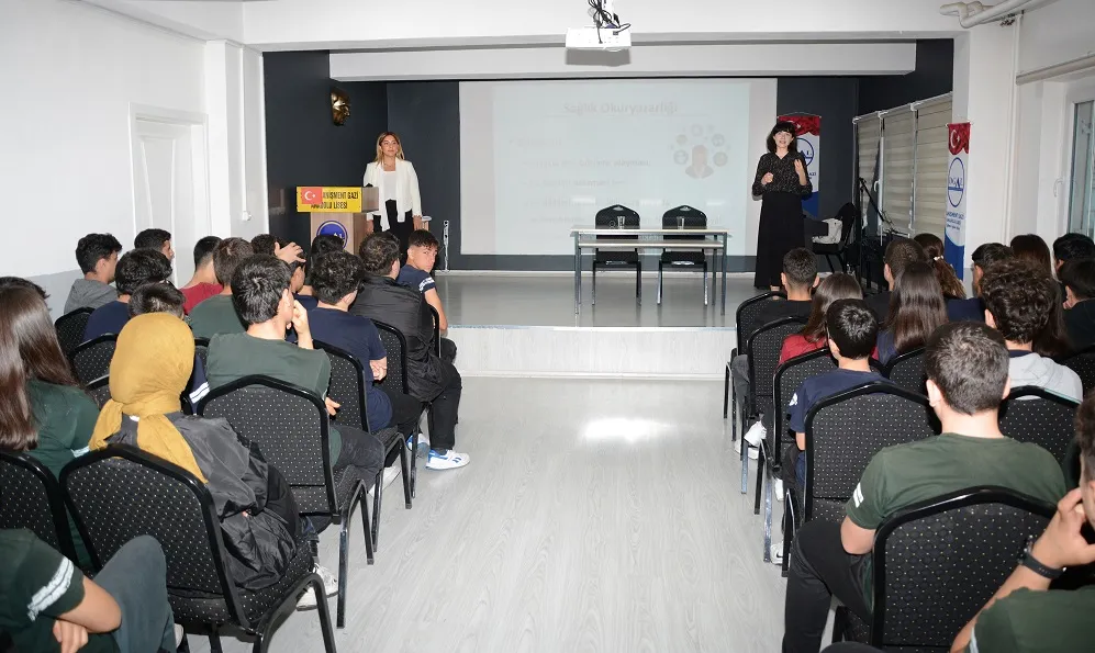 OKULLARDA ‘AKILCI İLAÇ KULLANIMI’ EĞİTİMİ