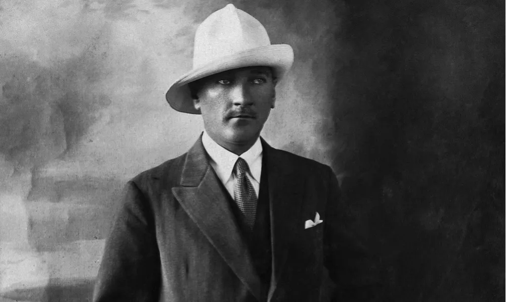 ATATÜRK’ÜN YAYINLANMAMIŞ 150 FOTOĞRAFI 