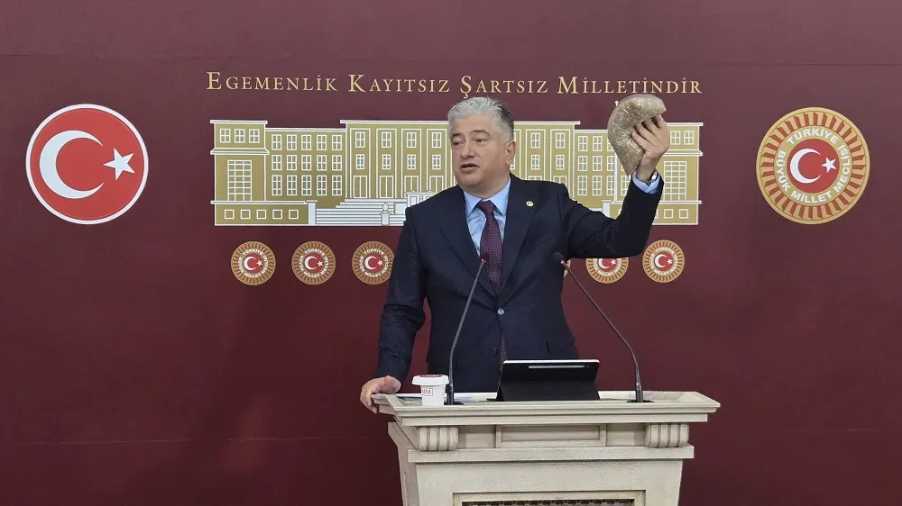 ÇİFTÇİ BİR KİLO BUĞDAY İLE BİR BARDAK ÇAY İÇEMİYOR