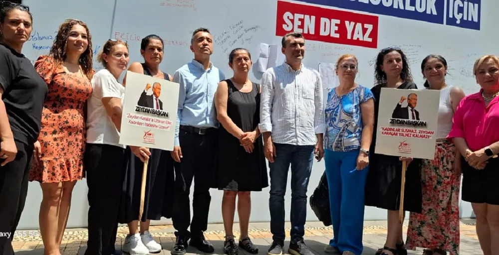 ADANA’DA  CHP’Lİ KADINLARIN ADALET NÖBETİ