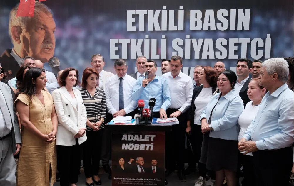 CHP PM ÜYELERİ VE MİLLETVEKİLLERİ ADANA’DA,  ADALET NÖBETİ ÇADIRINDA