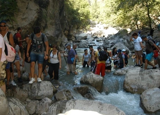 Doğa tutkunları Karasu Kanyonunda 