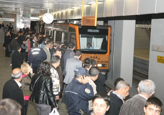 Metro ve otobüsler bayramda ücretsiz