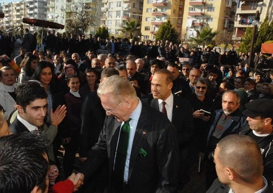 Ceyhan’da Uğur Dündar İzdihamı