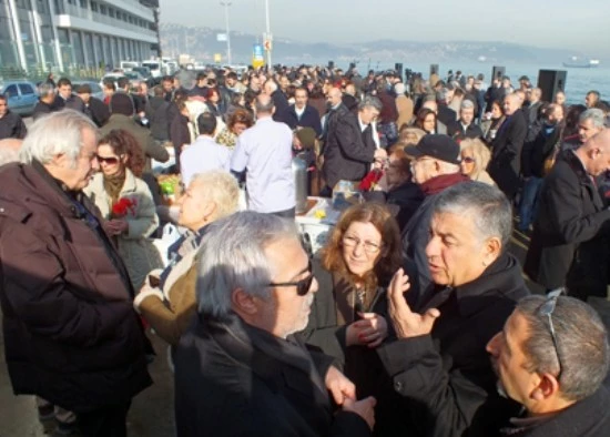 Nazım Hikmet’e Sarıyer’de tören