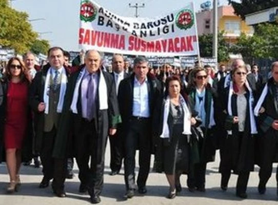 Savunma için Adana’da yürüdüler