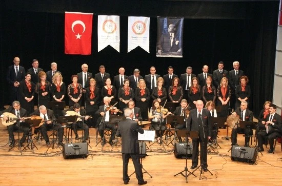 Eczacılar Korosundan TSM Konseri 