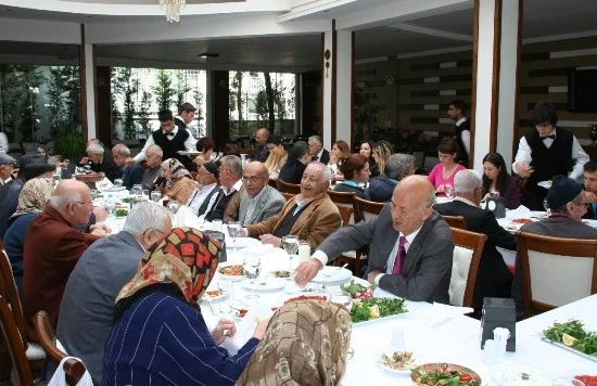 Eczacıların Yaşlılarla geleneksel buluşması