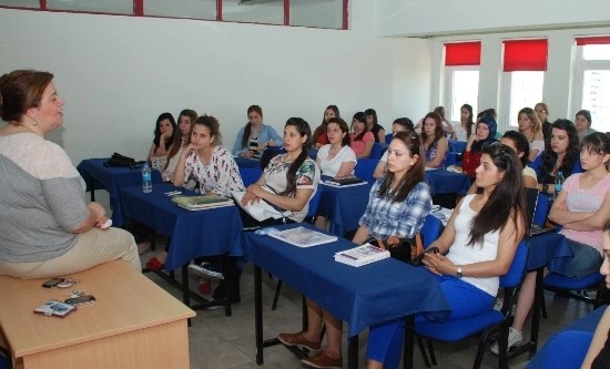 Çocuk Gelişimcilerine Annelik Dersi