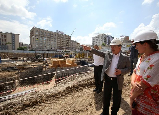 Seyhan Belediyesi’nden Şehir Meydanı