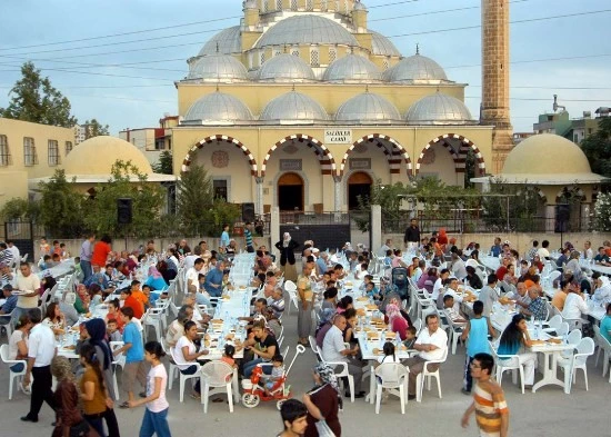 Kaynak Kardeşler Stadı ışıklandırılıyor