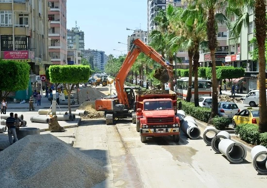 Atatürk Caddesi altyapısında yenileme