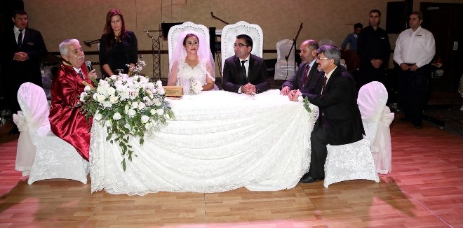 mustafa_altiokka_evlendi