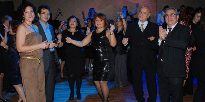 dishekimleri_eglendi (2)