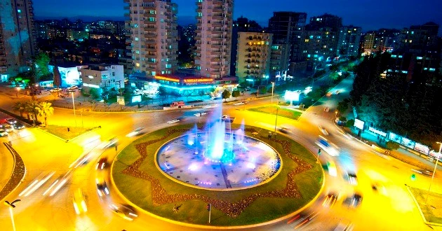 Geceleri Işıl Işıl