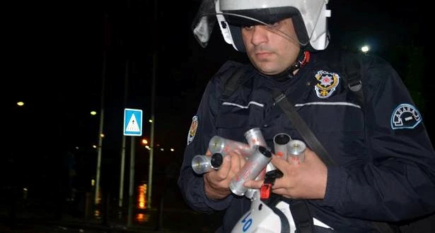 Adana’da Polis Gaz Fişeği Yetiştiremedi