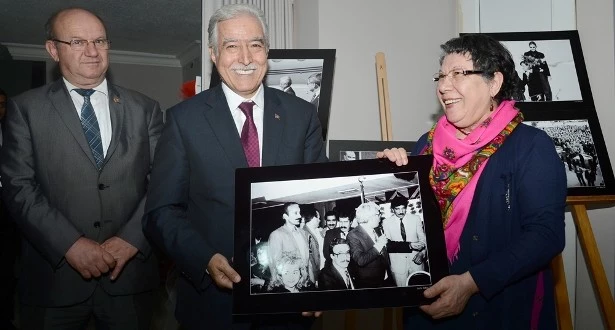 Aldırmaz’a Fotoğrafını Hediye etti