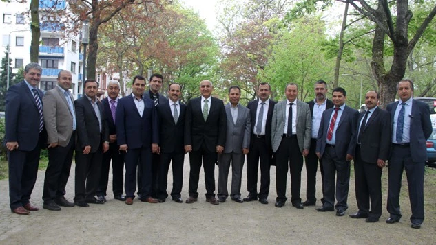 Almanya  gezisinden döndü