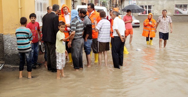 karalar_sel_baskini (2)