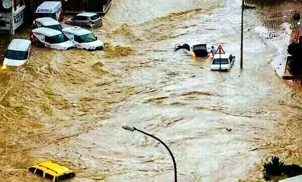 Adana’ya 2.5 Saatte 77.6 kilo yağmur