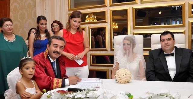 Ağabeyinin Kızının Nikahını kıydı