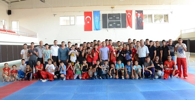 Adana’da Uluslararası Yüzme Yarışları
