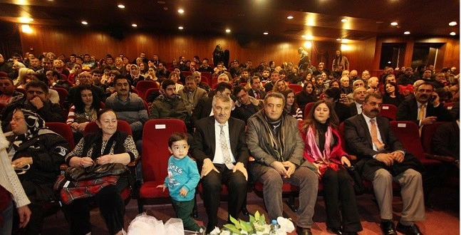 Ercan Kont’un Sahnede 50. Yılı