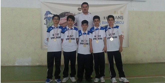 Badmintonda Türkiye Şampiyonu Oldu