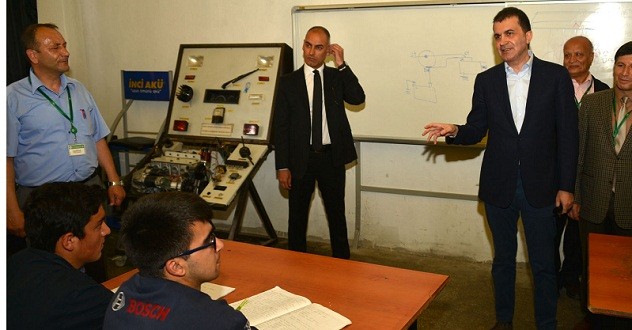 omer_celik_okulda (1)