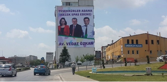 HDP’den Adana’da Kürtçe ve Türkçe Teşekkür