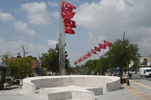 Sarıçam’a  Bayrak Parkı ve Şehitler Anıtı