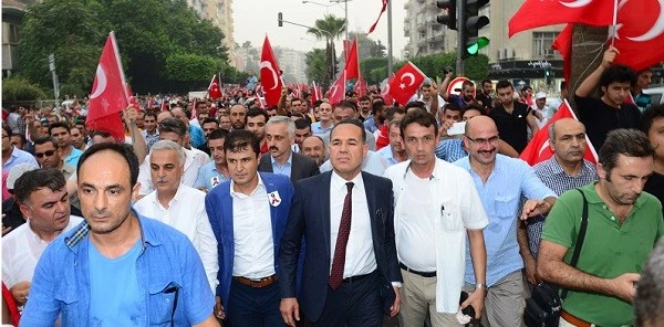 “Evlatlarımız, 400 milletvekili isteyenlerin hırsına kurban ediliyor.”