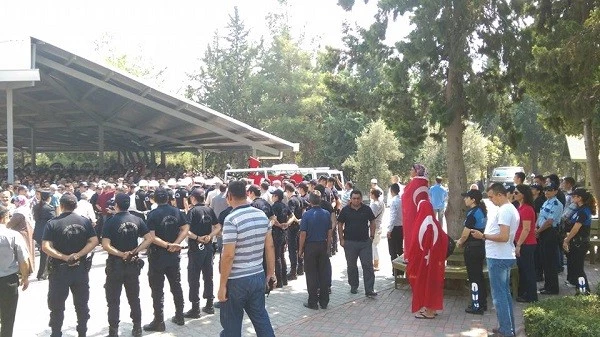 Adana şehidini uğurladı