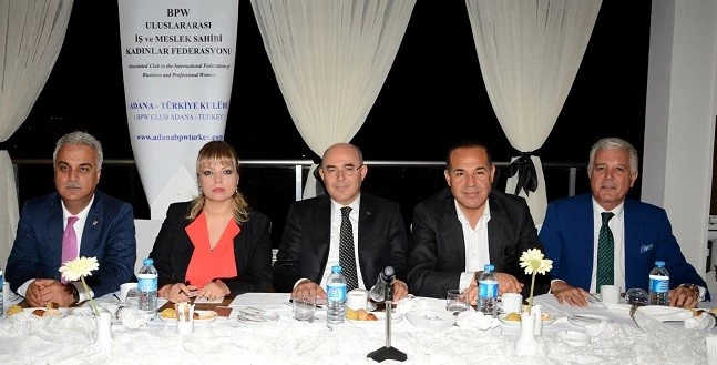 “Belirsizlik ve kötü ekonomi belimizi büktü”
