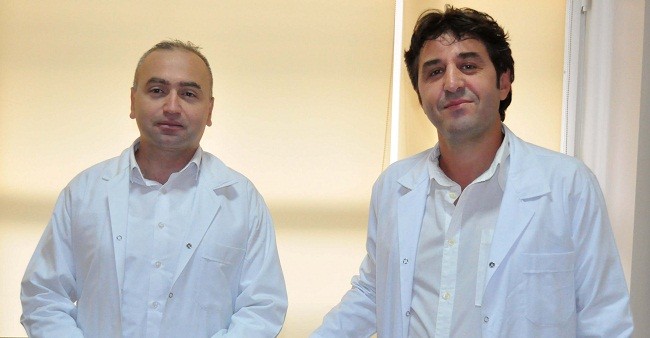 Sol - Tolga Akçam..