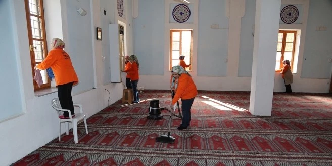 İbadethanelerde Temizlik  Belediyeden