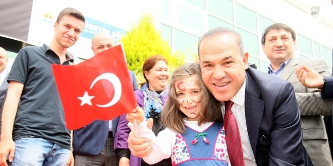  “Türkiye’yi geleceğe, mutlu çocuklar taşıyacak.”