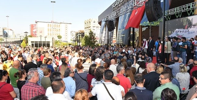 Adana’da  Barış Anıtı açıldı