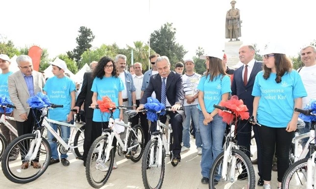 Adana’da Bin 208 Öğrenciye Bisiklet