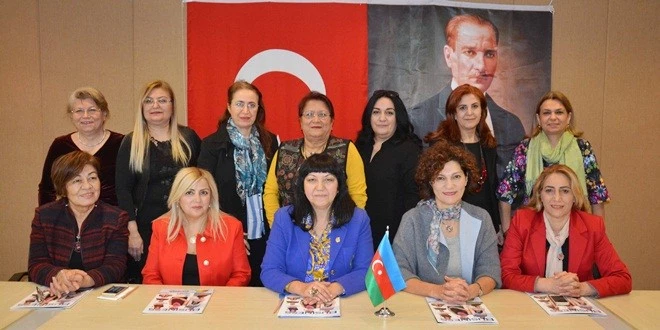 KADINLARIN KENDİ AYAKLARI ÜZERİNDE DURMALI