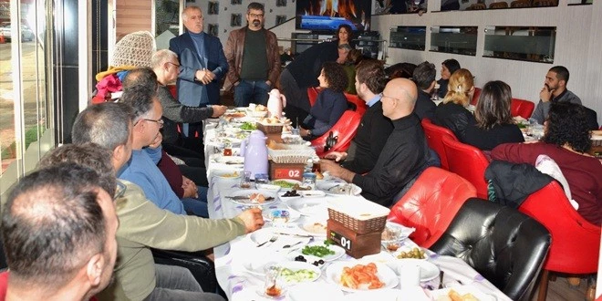 SAĞLIK EMEKÇİLERİNE YIPRANMA PAYI VERİLMELİ
