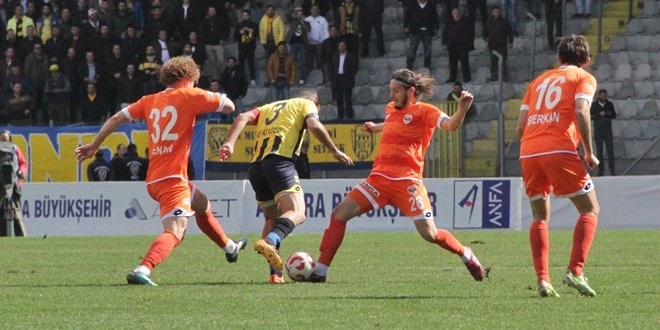 ADANASPOR ANKARAGÜCÜ’NE 2-1 YENİLDİ